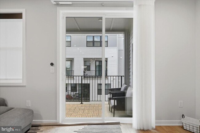Building Photo - 14435 Gln Mnr Dr