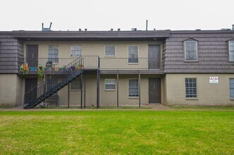 Building Photo - 1518 East Ave