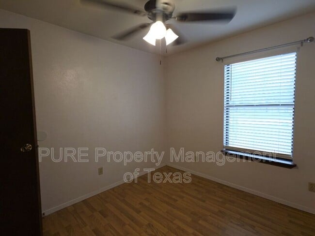 Building Photo - 12709 Burson Dr