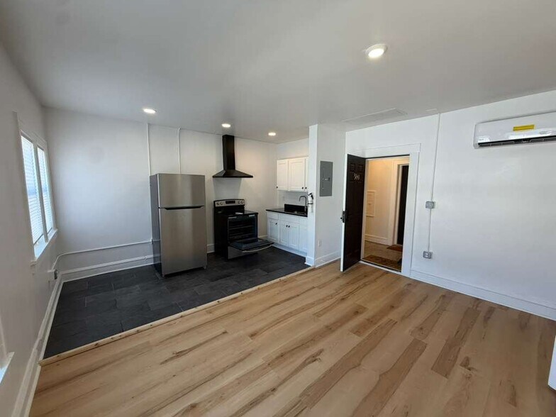 Building Photo - 1384 W 83rd St