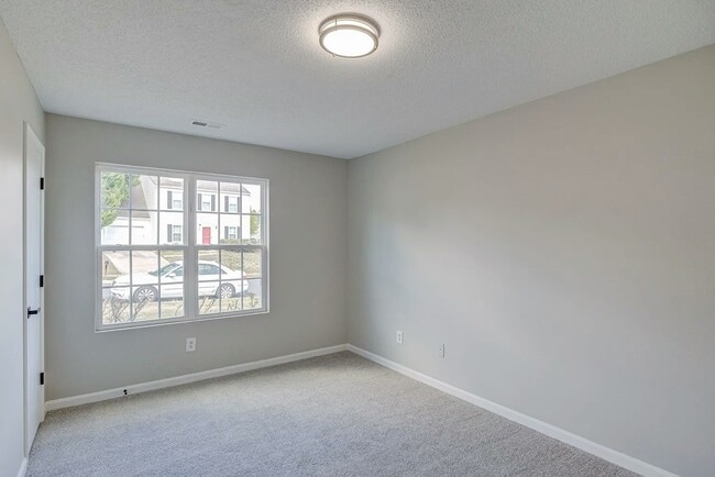 Building Photo - 404 Quartz Dr