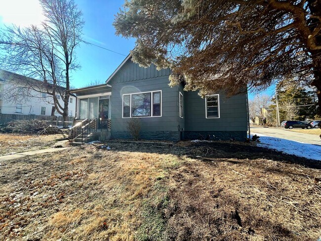 Building Photo - Spacious single family home in Independenc...