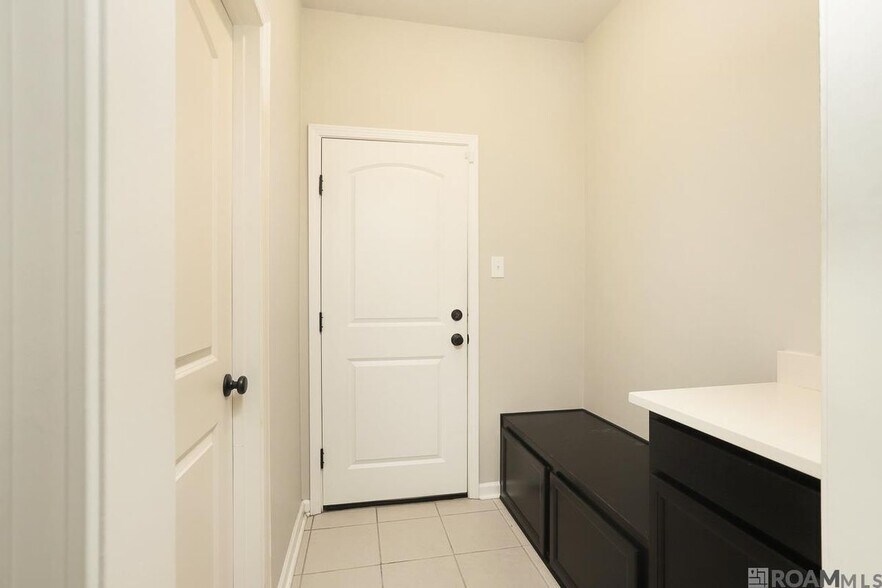 Building Photo - 42451 Baystone Ave