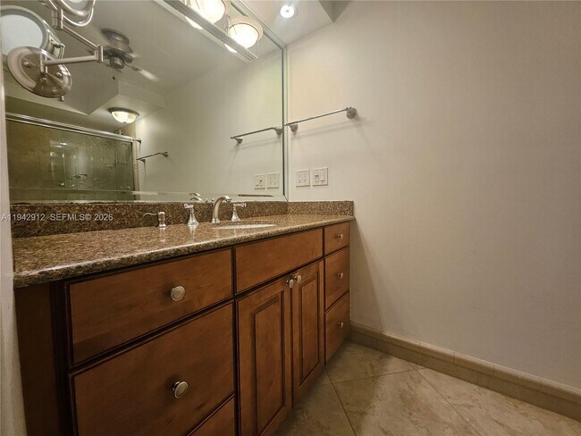 Building Photo - 1101 River Reach Dr