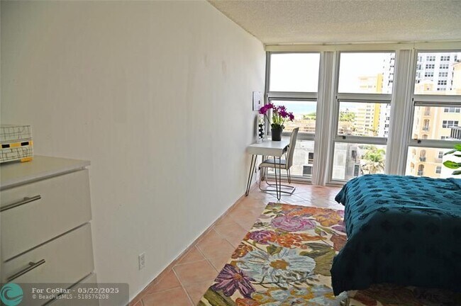 Building Photo - 525 N Ocean Blvd