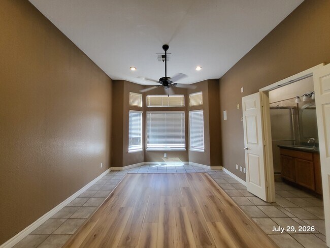 Building Photo - 9436 Summer Rain Dr