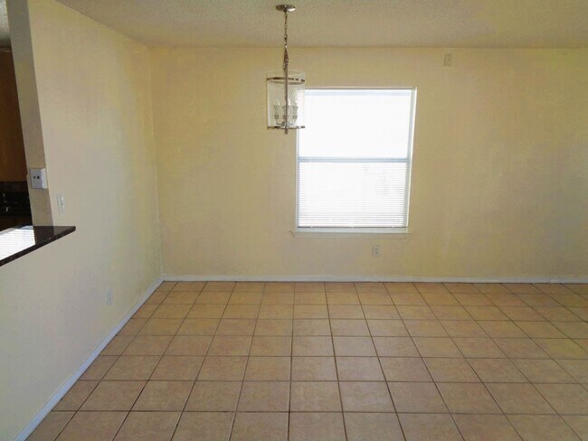 Building Photo - Adorable Single Level Eastside Home With Evaporative Air Located In Quiet Neighborhood