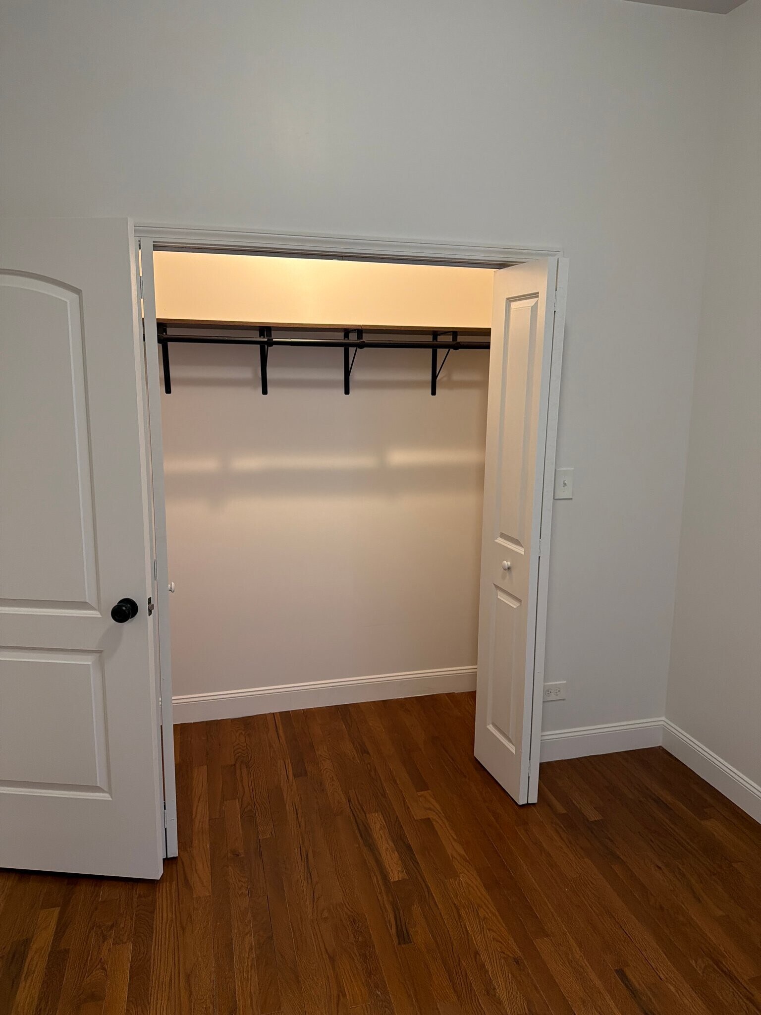 Building Photo - 1529 E 72nd St