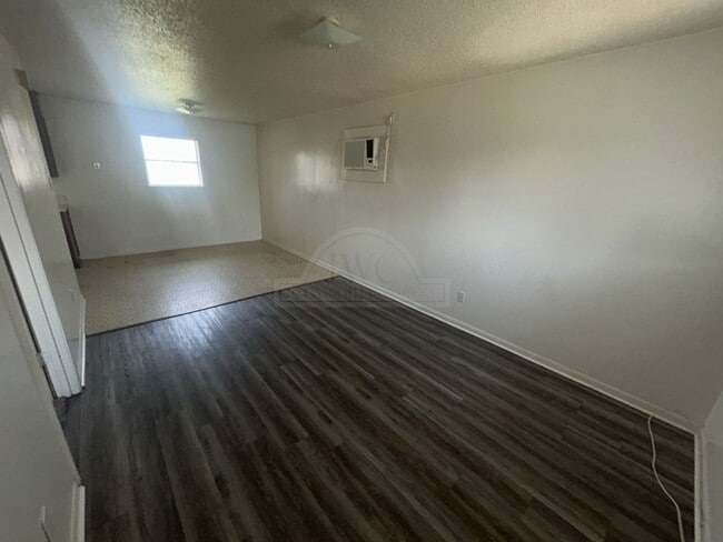 Building Photo - 207 W Avenue A
