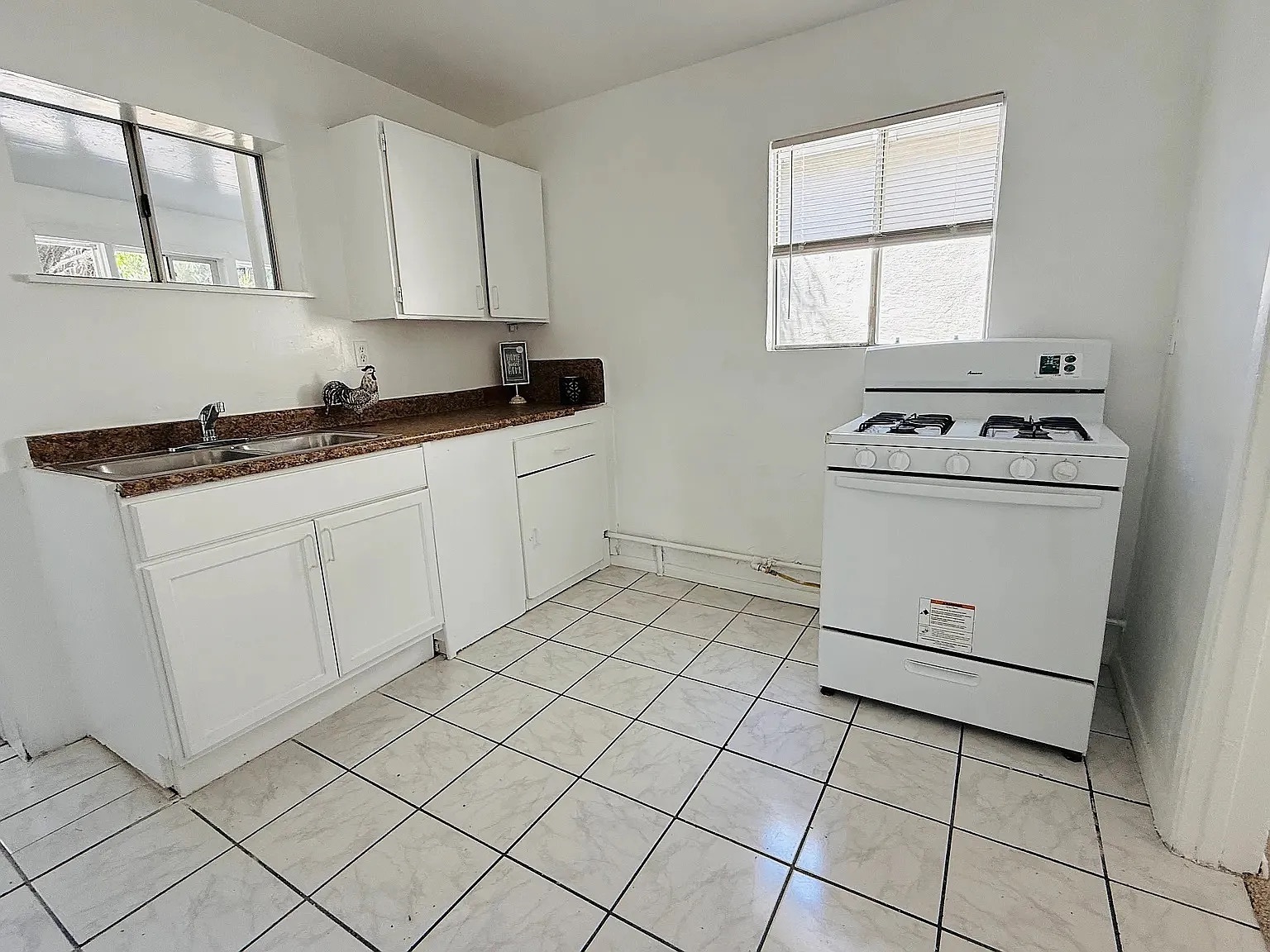 Building Photo - 1720 San Bernardino Ave