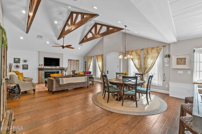 Building Photo - 4402 E Turney Ave