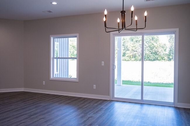 Building Photo - 8441 Oak Shade Cir