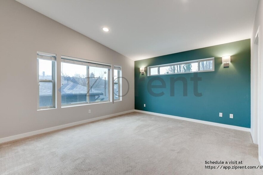 Building Photo - 321 21st Ave