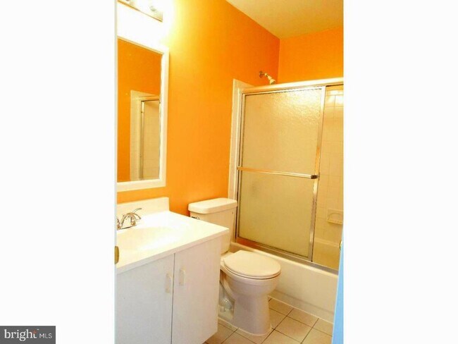 Building Photo - 162 Shrewsbury Ct