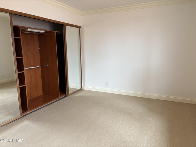 Building Photo - 28649 Acacia Glen St