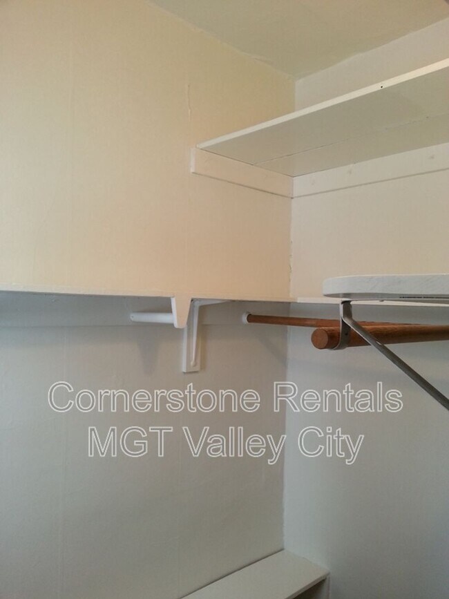 Building Photo - 309 College St SE