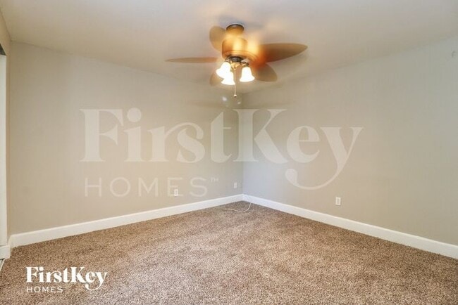 Building Photo - 7910 Woodgrove Cir