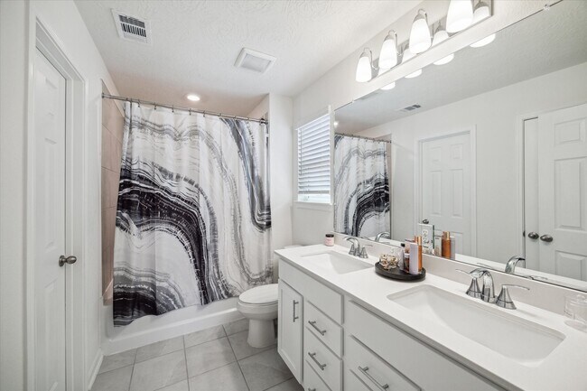 Building Photo - 6223 Morning Fern Ln