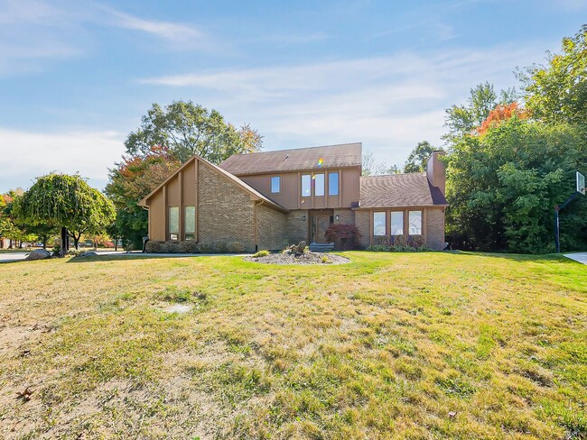Building Photo - Fully Upgraded 3-Bed Farmington Hills Home!