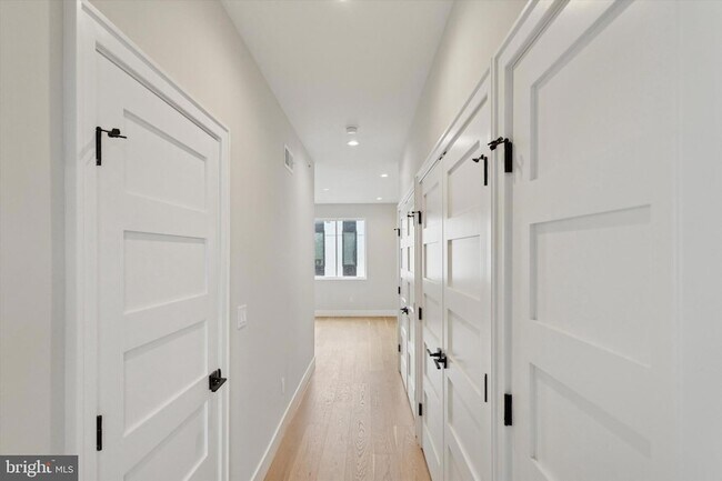 Building Photo - 2117 Bellmore St