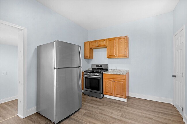 Building Photo - 3501 Oakmont Ave