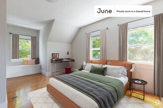 Building Photo - Private bedroom in 9 bed/2 bath Home