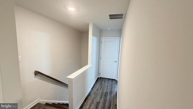 Building Photo - 20 Nelsons Wy