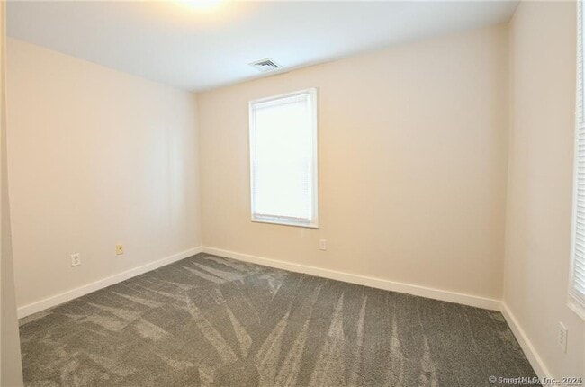 Building Photo - 217 Maple Ave