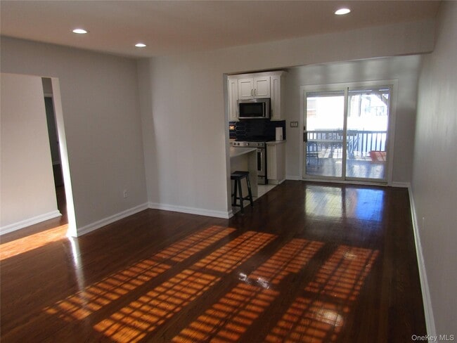 Building Photo - 321 Redmont Rd