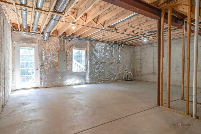 Building Photo - 790 Oak Hollow Rd