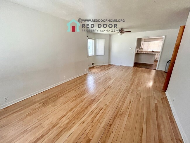 Building Photo - 604 3rd Ave SW