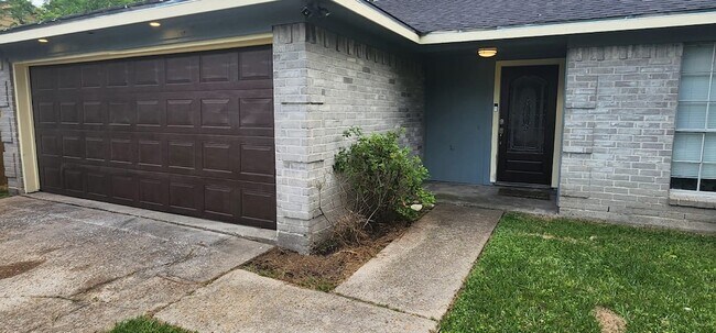 Building Photo - 23431 Dew Wood Ln