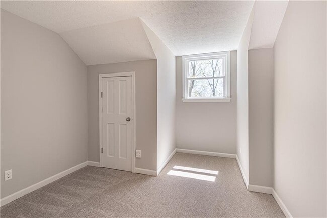 Building Photo - 4571 Huntridge Dr