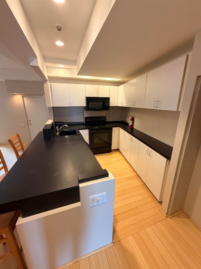 Building Photo - 401 State Street