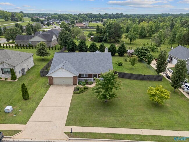 Building Photo - 108 Landings Way Dr