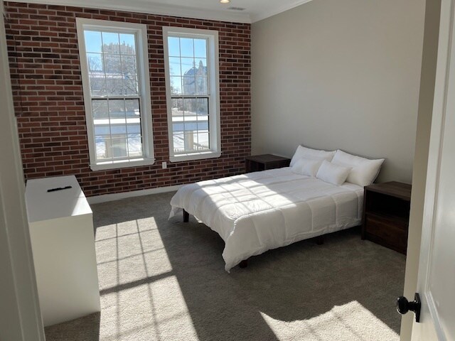 Bed 2 - 28 W 9th St