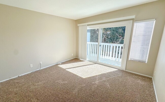Building Photo - 861 Mola Vista Way