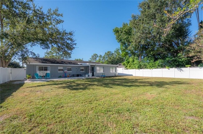 Building Photo - 2523 Lake Ellen Cir