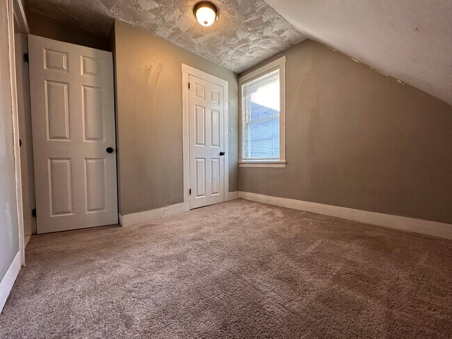 Building Photo - 42 Mill St