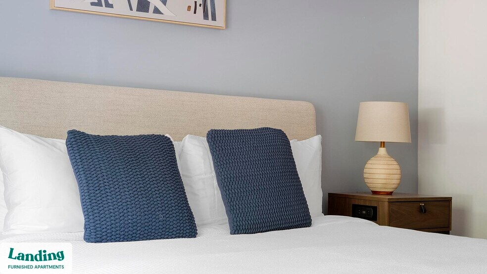 Building Photo - 2000 E Lake Pkwy