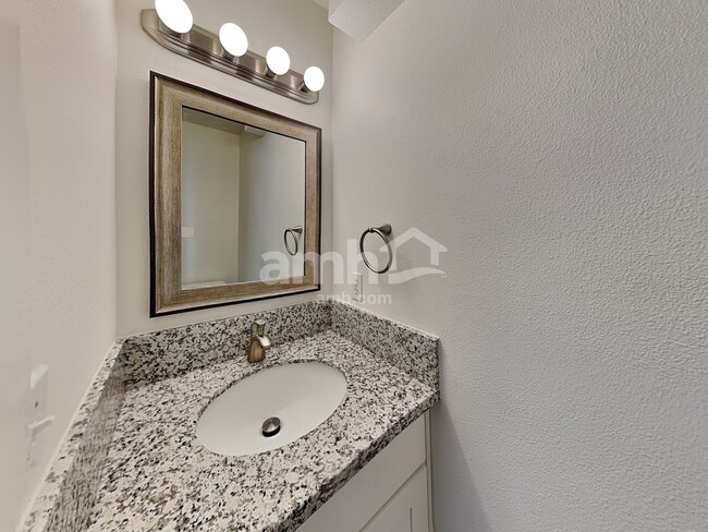 Building Photo - 16961 SW Cashew Way