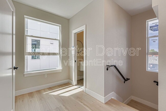 Building Photo - 4100 E Warren Ave