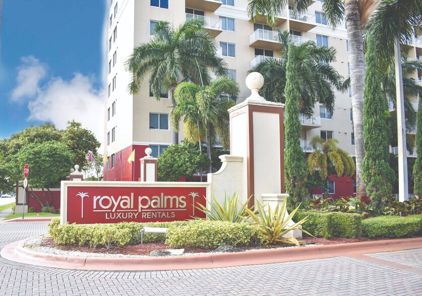 Primary Photo - Royal Palms Apartments