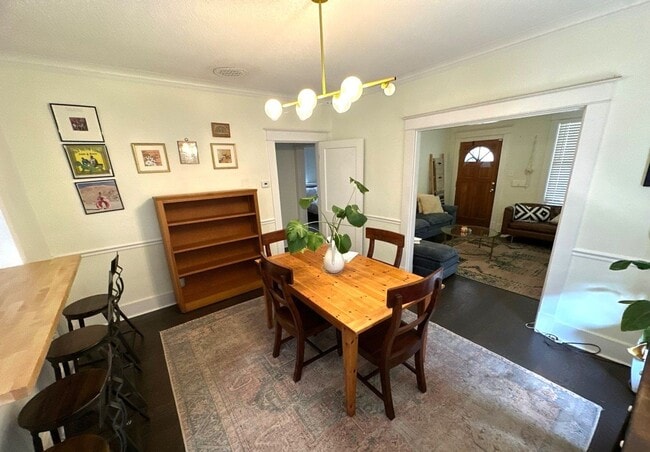 Building Photo - Beautiful 4 Bedroom Home Available