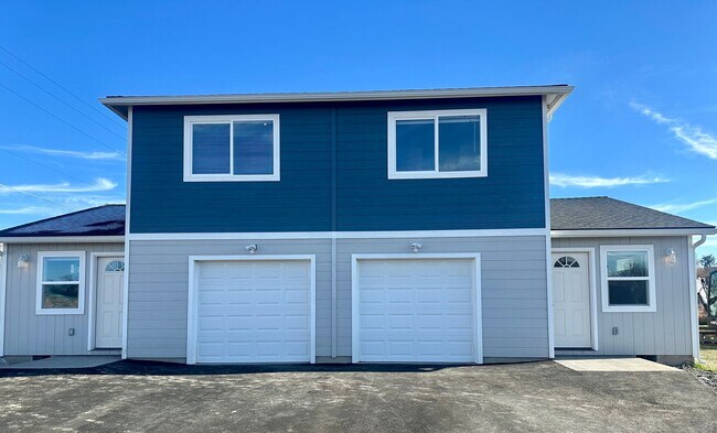 Building Photo - Brand-New 3 Bedroom, 2 Bath Home with Garage