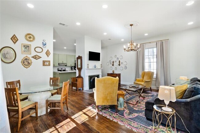 Building Photo - 934 Conti St