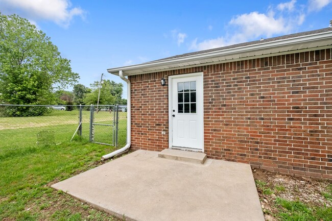 Building Photo - Pioneer Ln Duplex