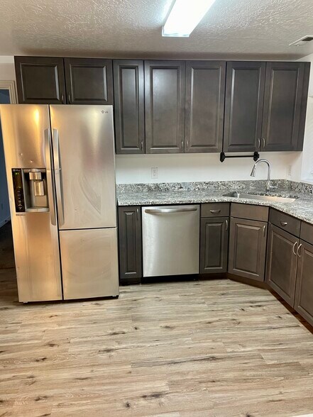 Building Photo - 2406 E 1170 S