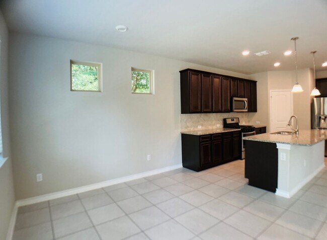 Building Photo - Charming Nestled Home near 281 and 1604