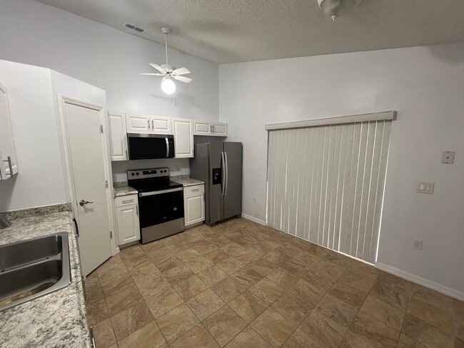 Building Photo - 12833 Parkbury Dr